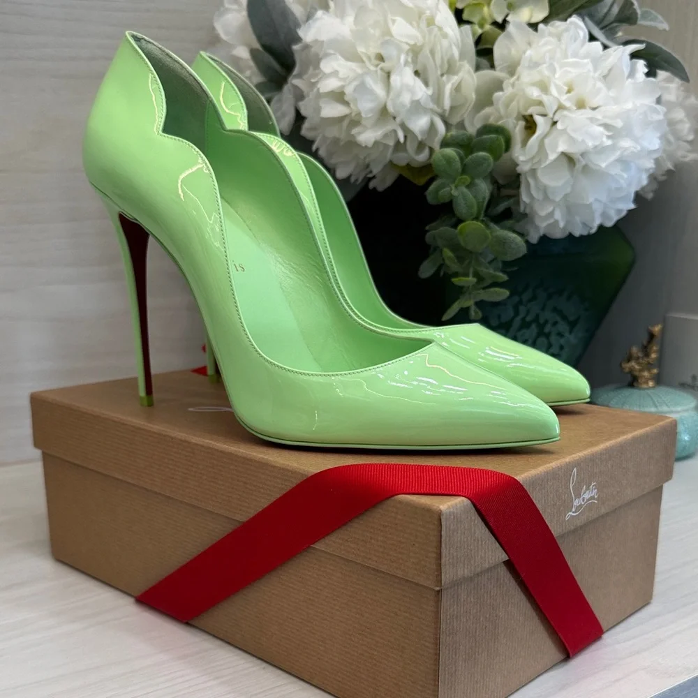NWT Christian Louboutin Lime Green Scalloped Heels (Size 41 / US 11) - Picture 3 of 10